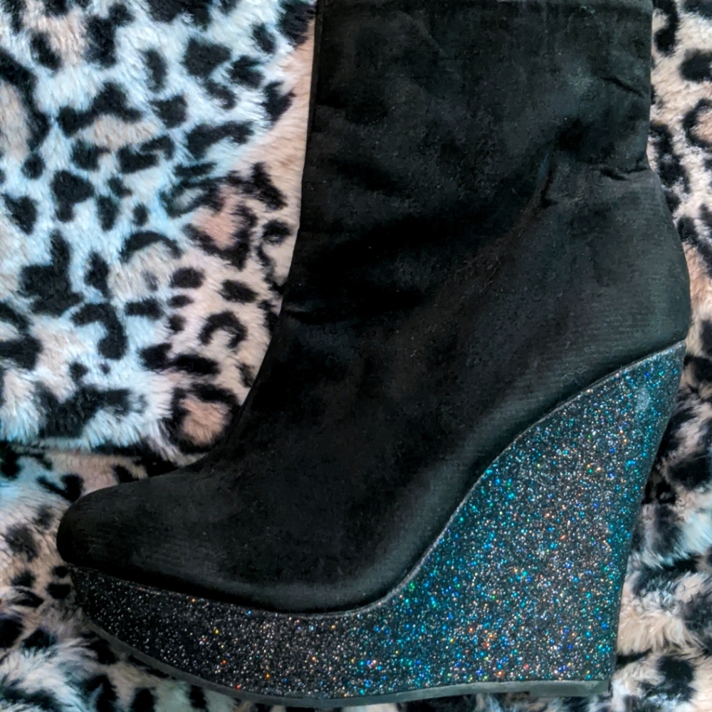 Glitter wedges